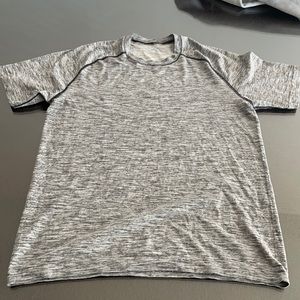 Men’s Lulu t shirt